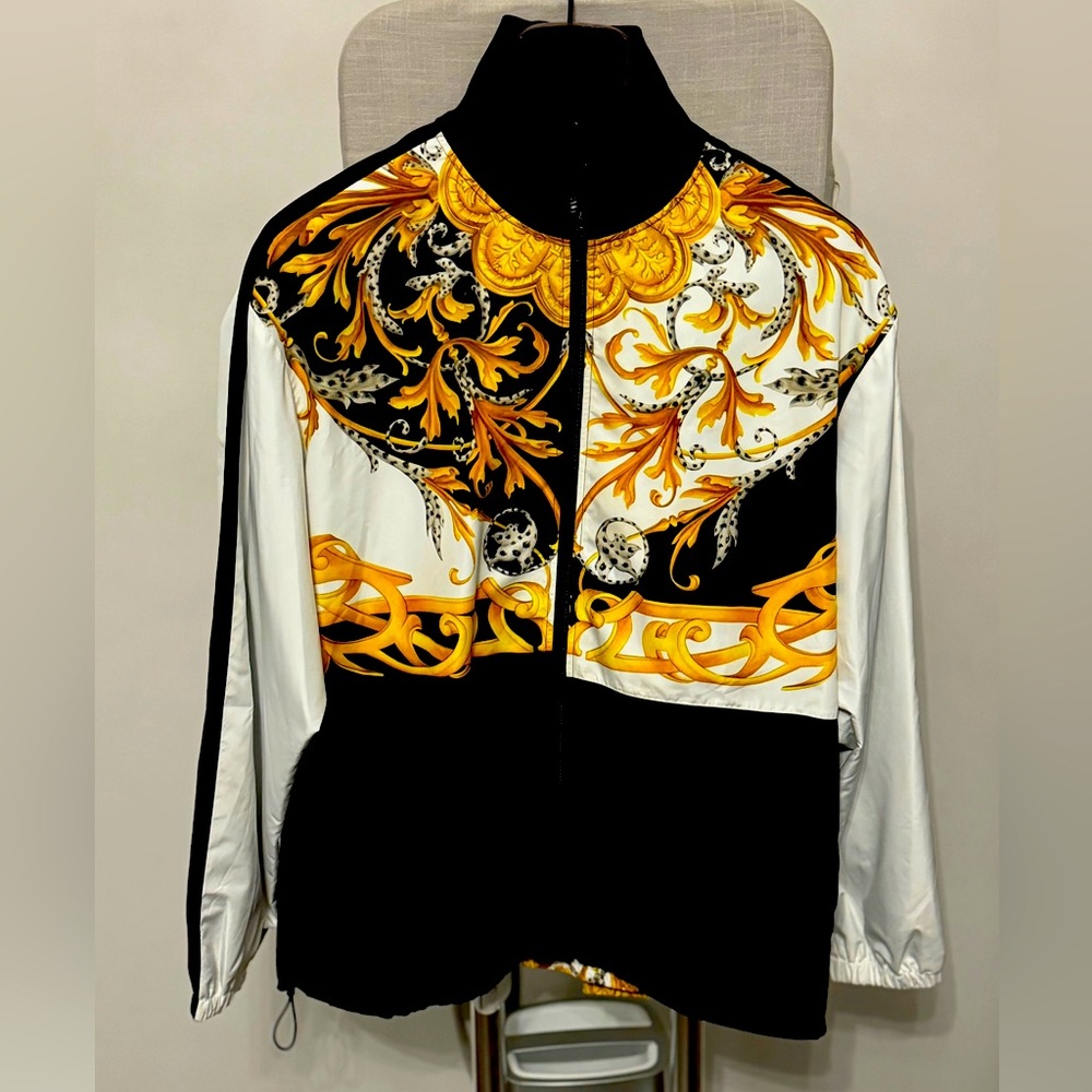 Versace Iconic Vault Tracksuit – A Masterpiece of Timeless Luxury
